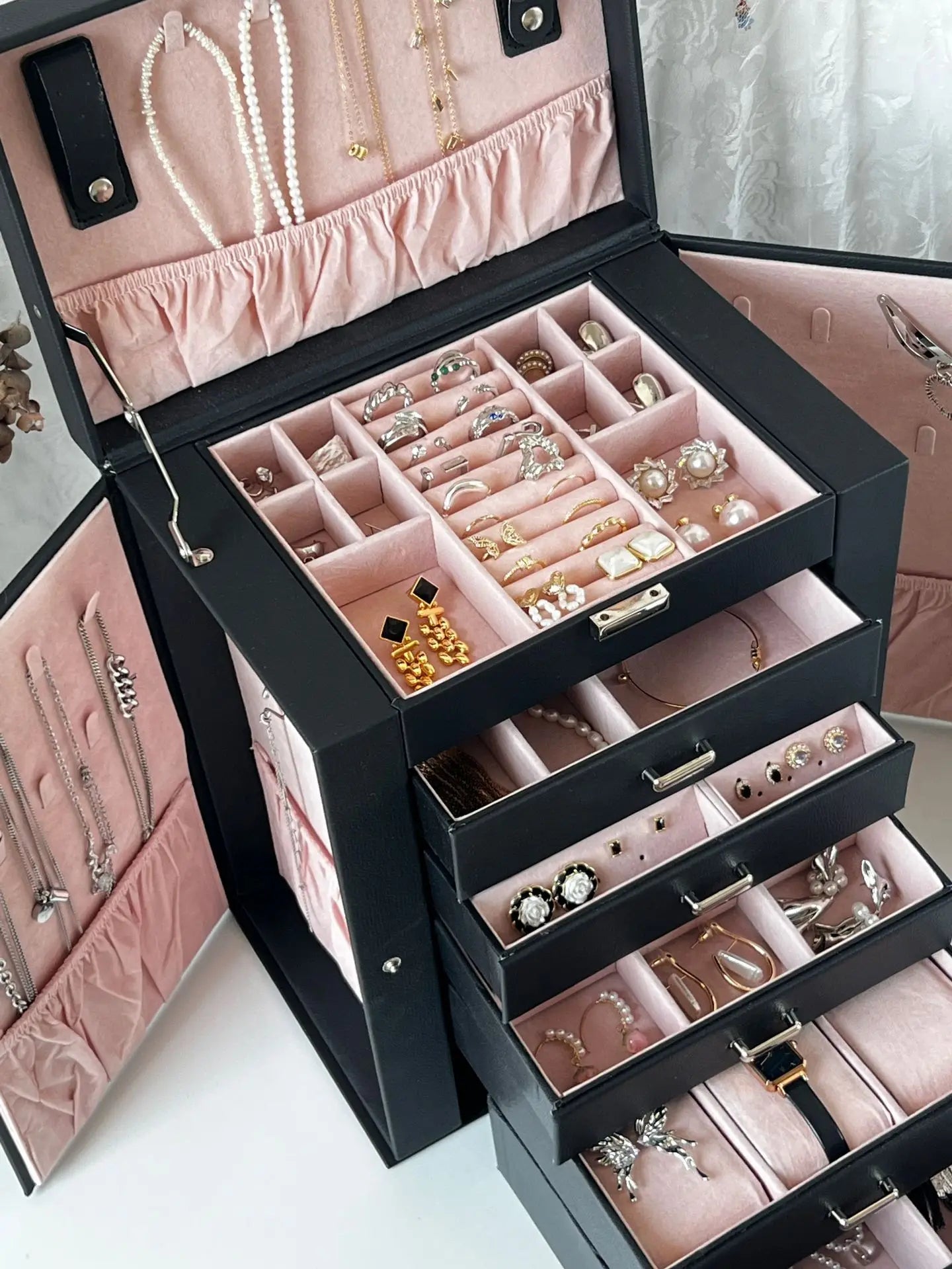 Majestique Jewelry Box
